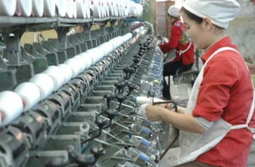 短短的十五年,敢為人先的他讓公司實(shí)現(xiàn)了數(shù)次華麗的轉(zhuǎn)身